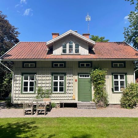 Bed and Breakfast Aeppelgarden Mariestad Esterno foto
