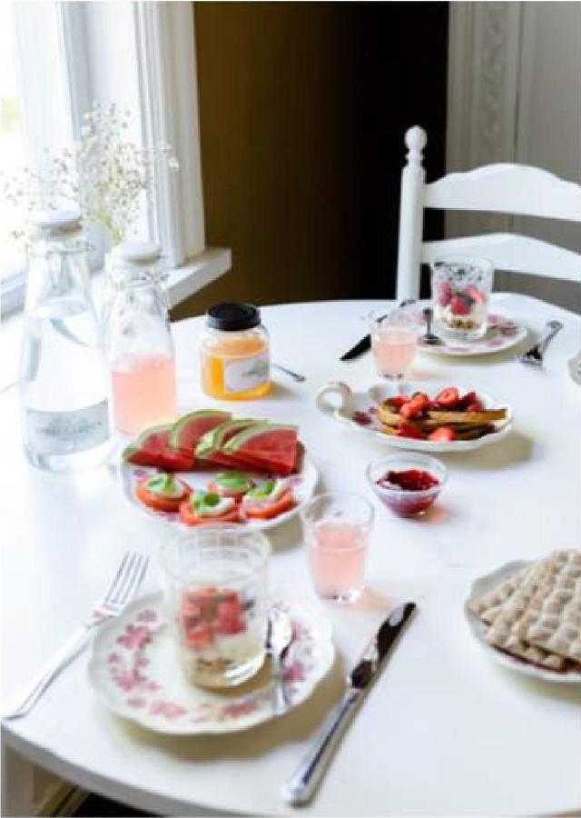 Bed and Breakfast Aeppelgarden Mariestad Esterno foto