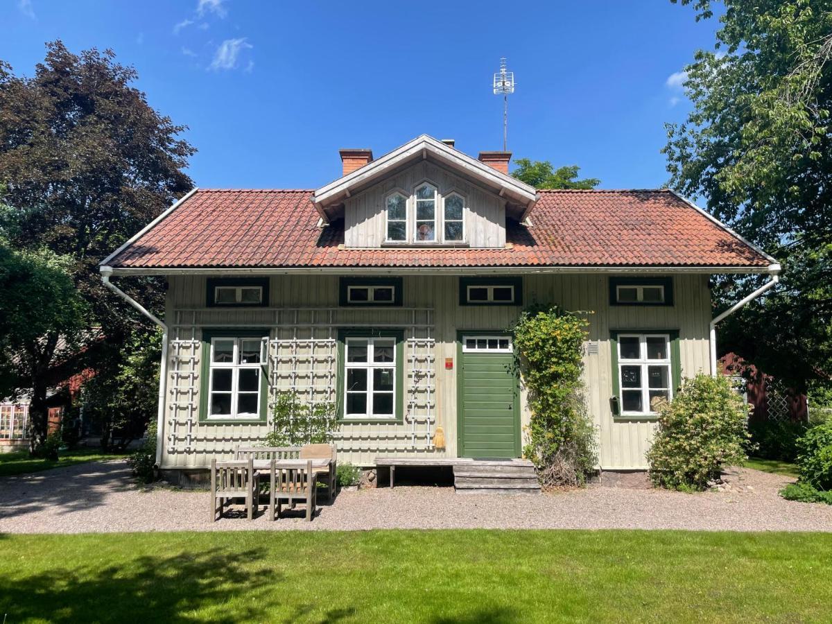 Bed and Breakfast Aeppelgarden Mariestad Esterno foto
