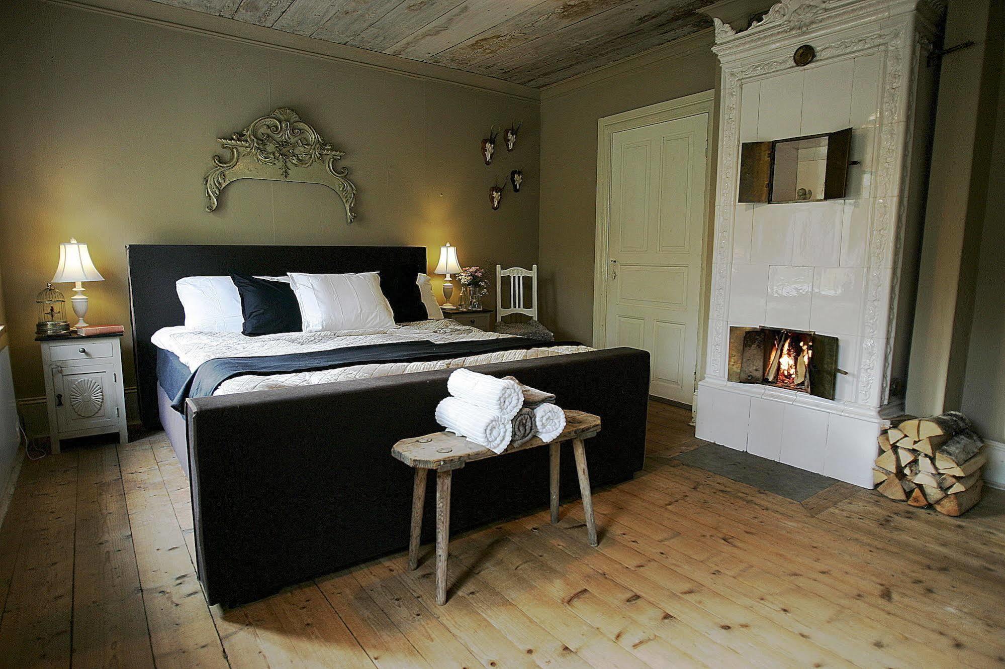 Bed and Breakfast Aeppelgarden Mariestad Esterno foto