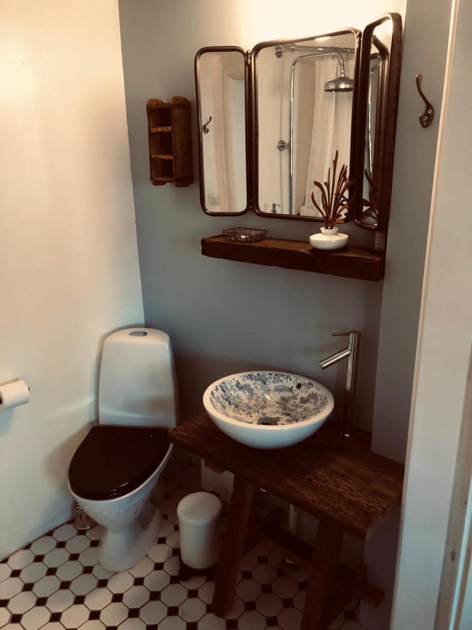 Bed and Breakfast Aeppelgarden Mariestad Esterno foto